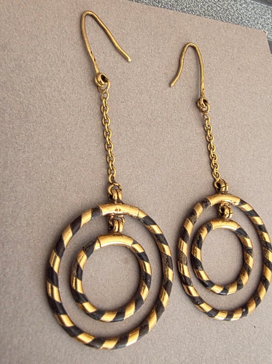 Pair Of Twisted Gold Earrings -photo-2