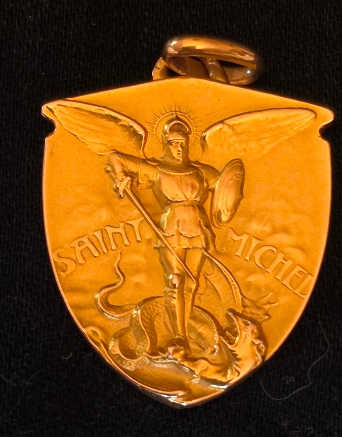 Médaille  st michel en or signé  Tairac vers 1900