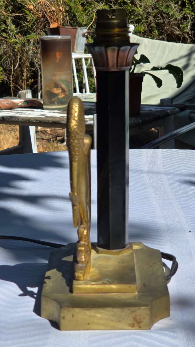 Art Deco-style Bronze Lamp Featuring A Fisherman And A Fish-photo-1