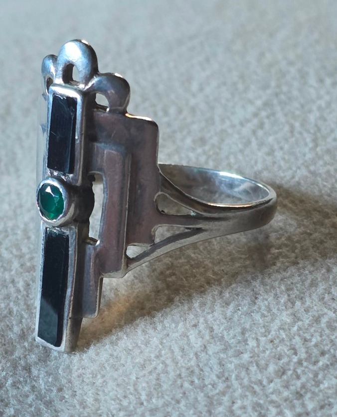 Art Deco Men's Ring In Silver, Onyx, And Chrysoprase-photo-3