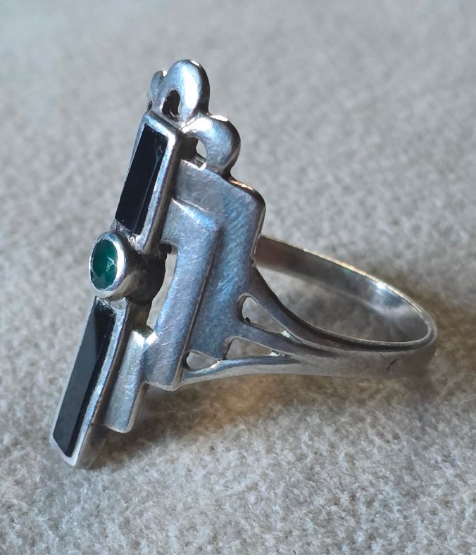 Art Deco Men's Ring In Silver, Onyx, And Chrysoprase-photo-2