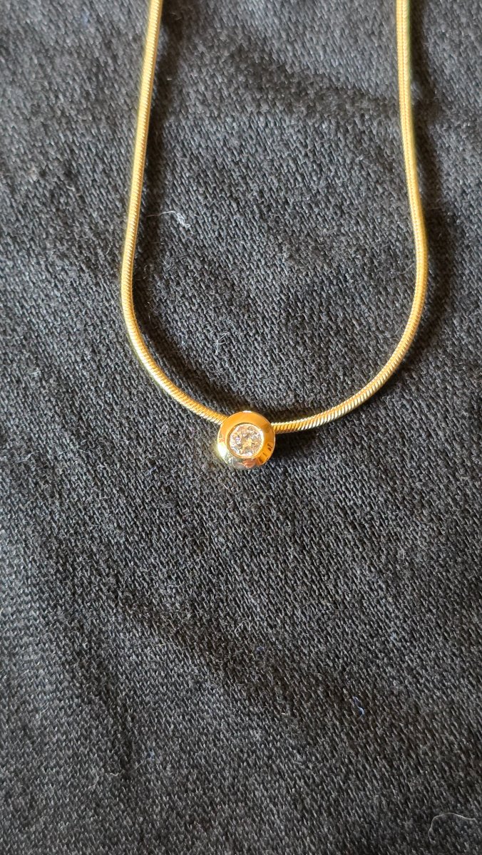 Gold Necklace Set With A Solitaire-photo-3