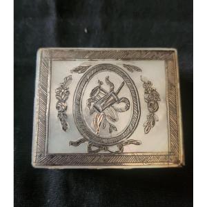Boite a mouche en nacre et argent 18 eme siecle 