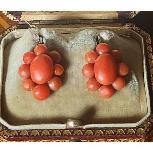 Paire de dormeuse en or et corail 19 ème siècle 