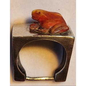 Silver Lacquered Ring With Frog