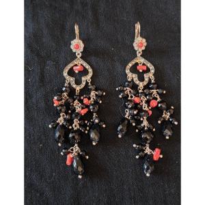 Paire de boucle d oreille girandole en vermeil, corail et onyx