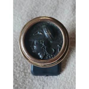 Bague sertie d une pièce antique