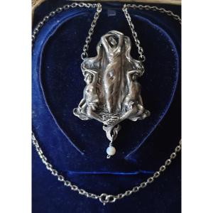 Necklace Women In The Bath In Art Nouveau Silver