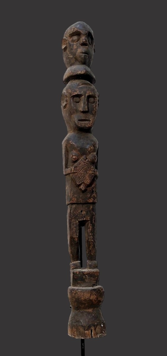 Statue Pole Timor Indonesia Head Cutter