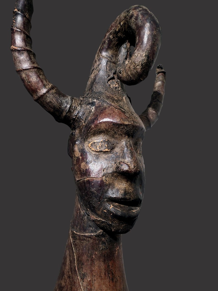 Grand cimier Ekoi Nigeria provenance Galerie Carrefour Claude Verité Paris-photo-2