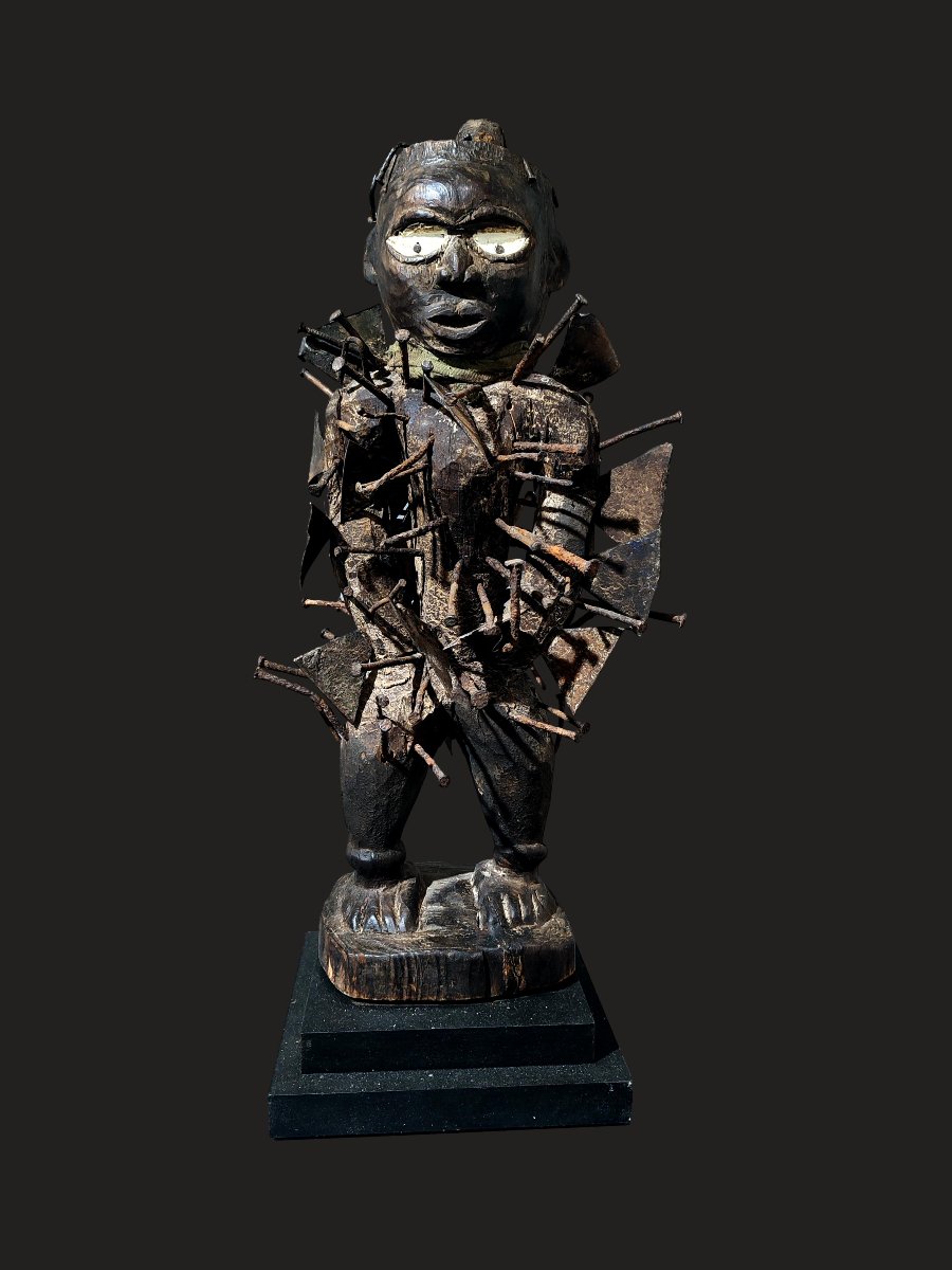 Fetiche a clous Statue Nkonde, Kongo  Nkisi République Démocratique du Congo