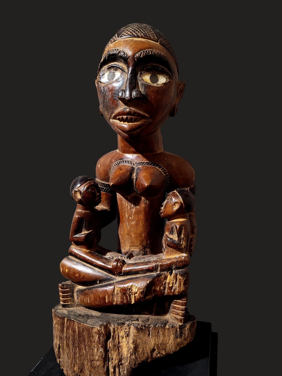 figure statue de maternité Yombé Phemba  Kongo république démocratique du Congo
