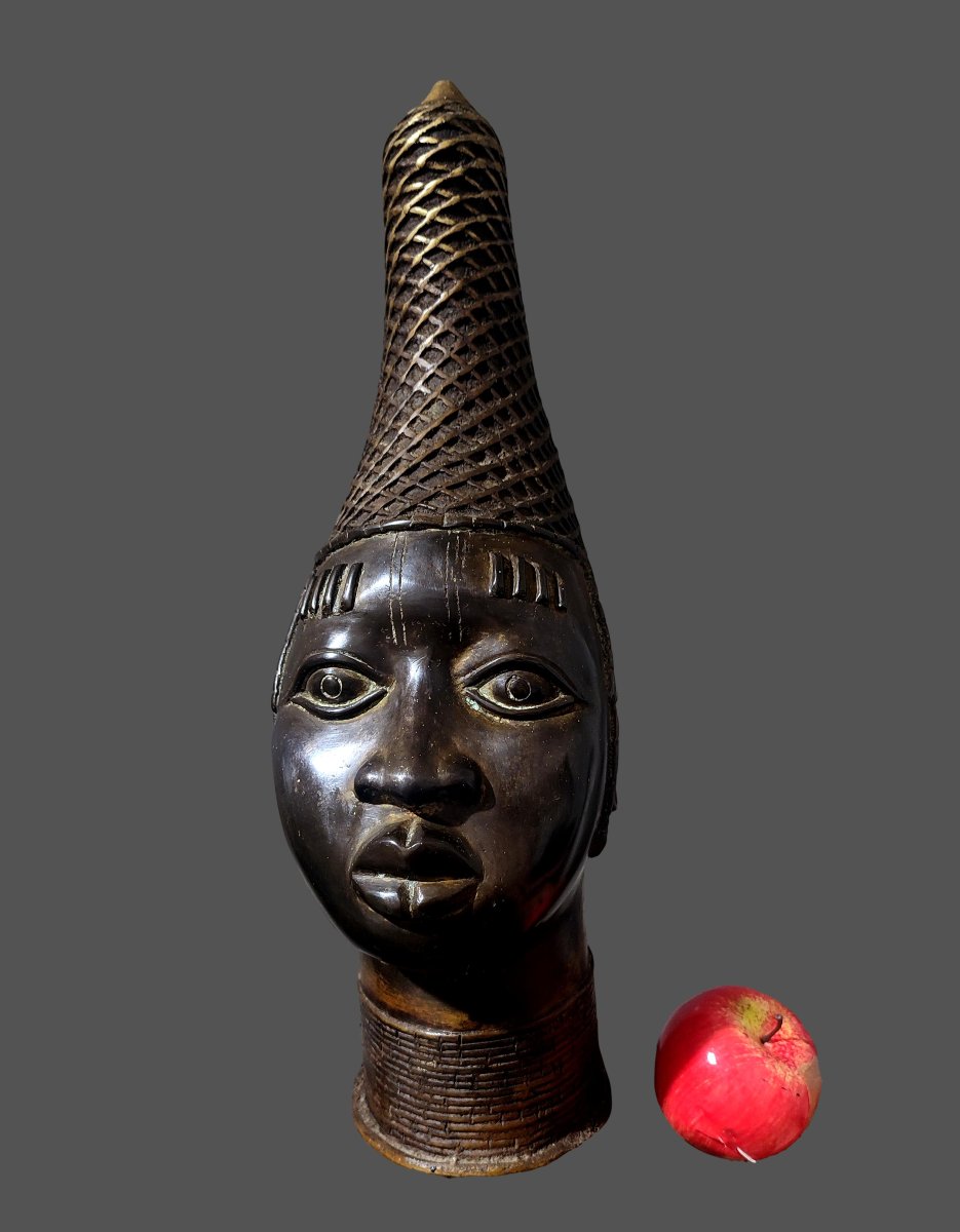 Benin Bronze Royal Bust Of The Oba And Queen-photo-2