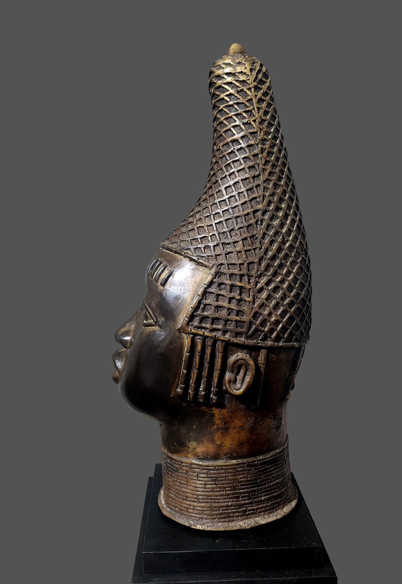 Benin Bronze Royal Bust Of The Oba And Queen-photo-3