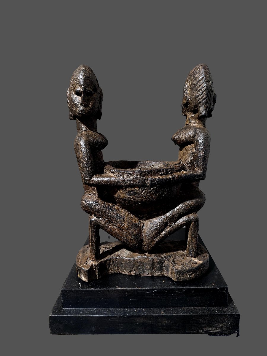 Porteuse de coupe piece d'autel Dogon Mali-photo-2