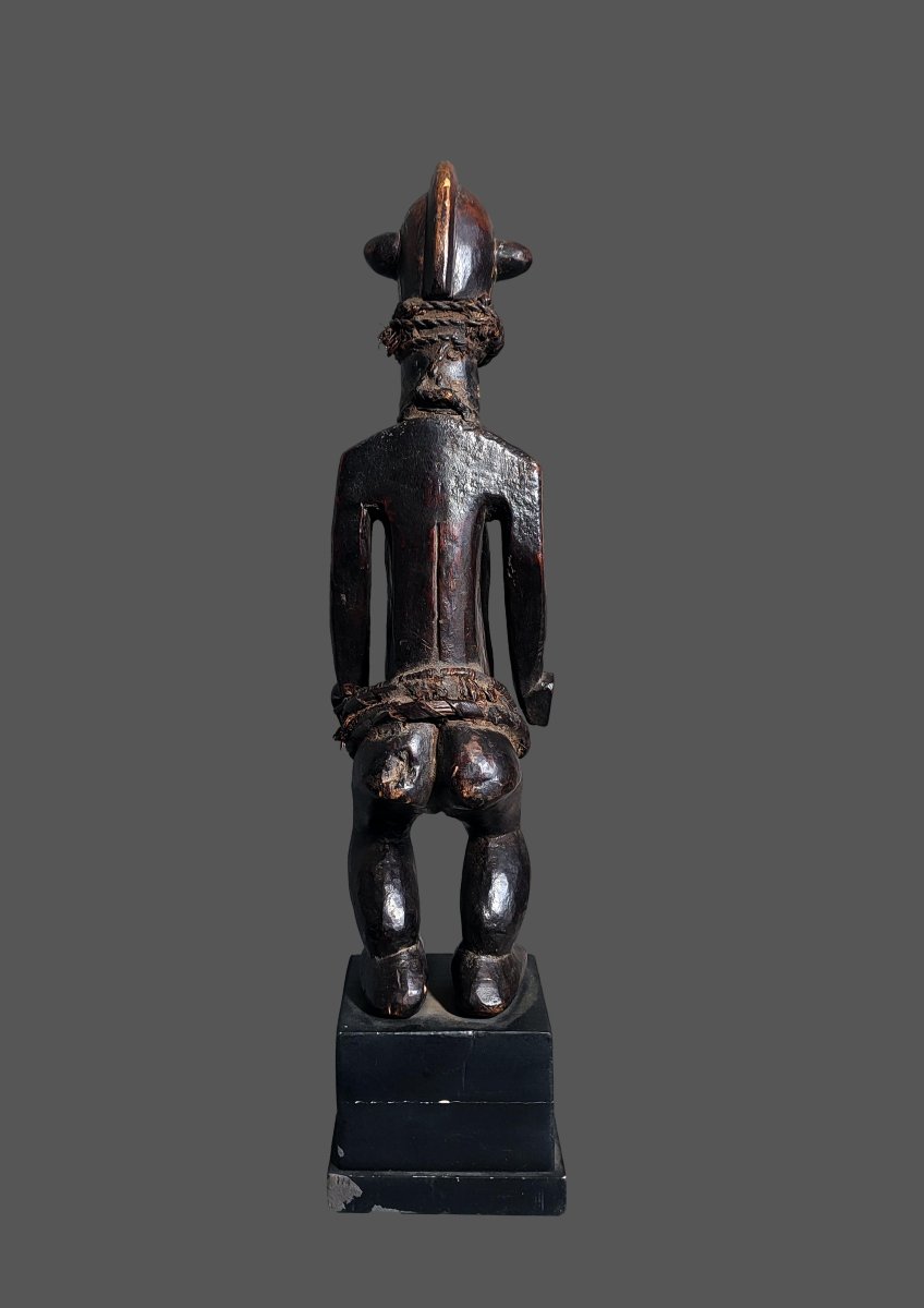 Statue Of A Koro Cup Bearer, Nigeria-photo-3