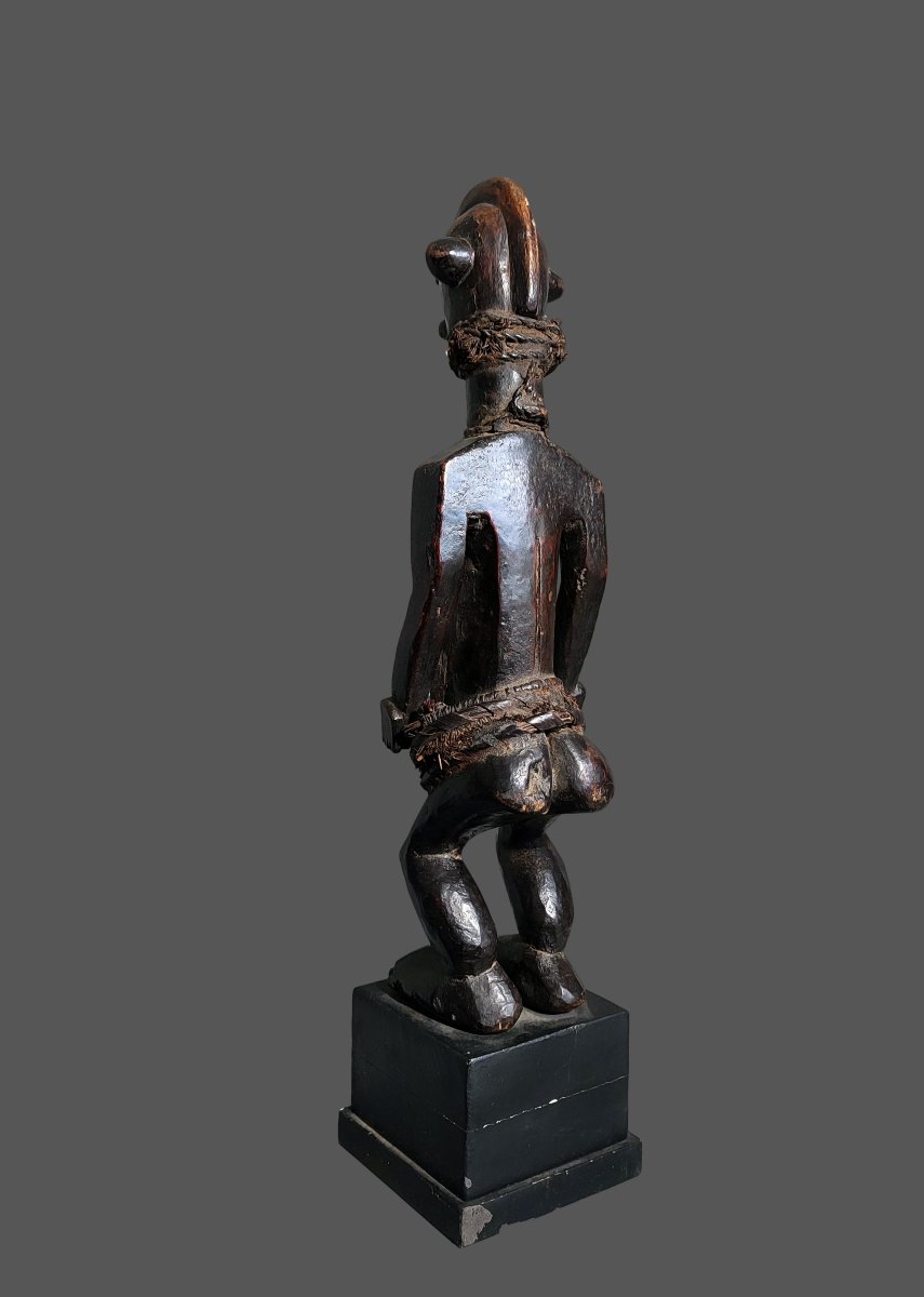 Statue Of A Koro Cup Bearer, Nigeria-photo-4