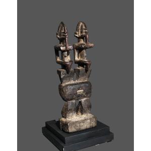 Autel Dogon Mali fetiche statue cubiste abstrait
