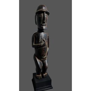 statue feminine moai Île de Pâques