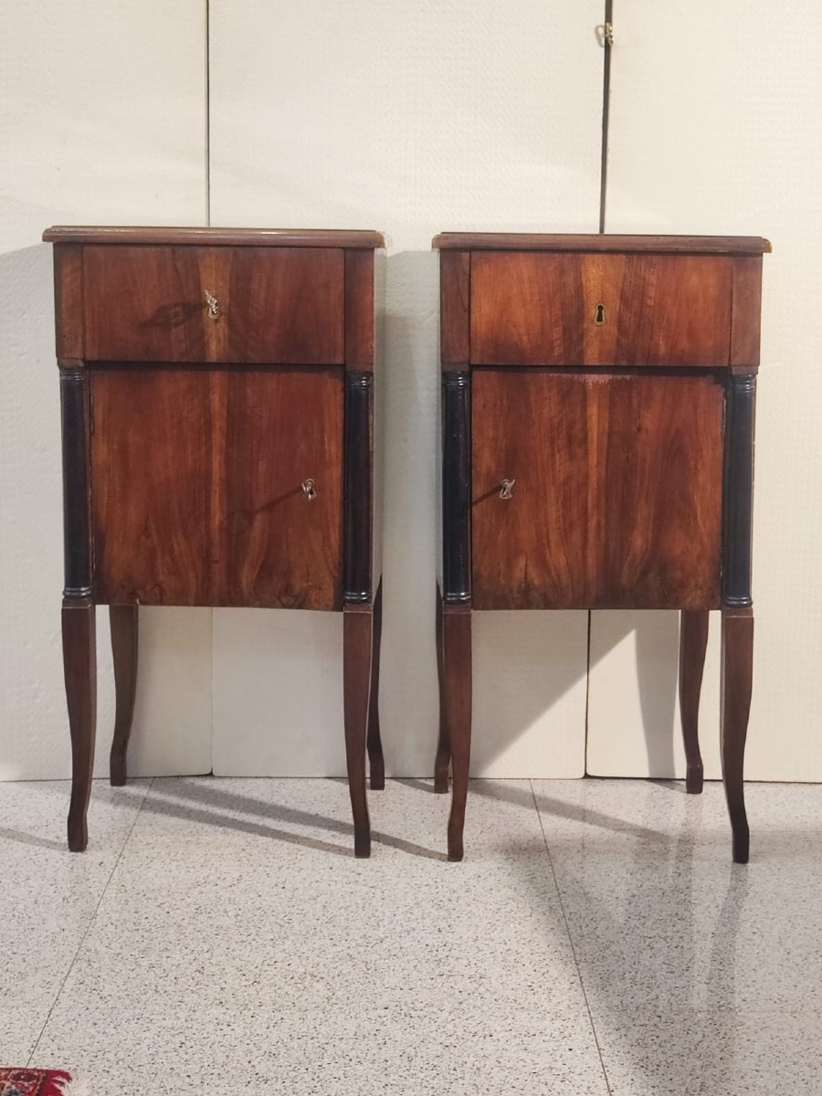 Paire de tables de chevet