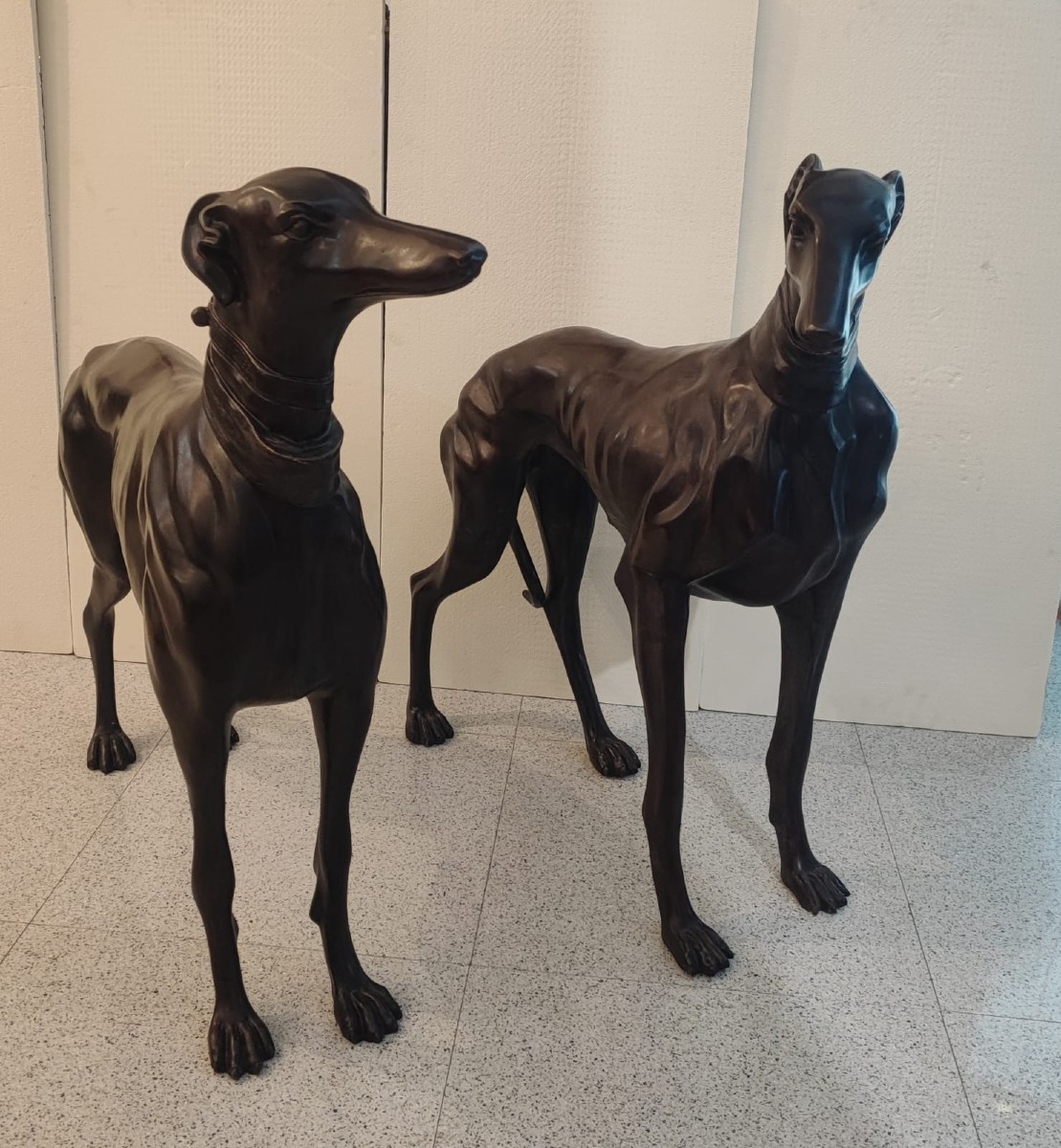 Paire de lévriers bronze