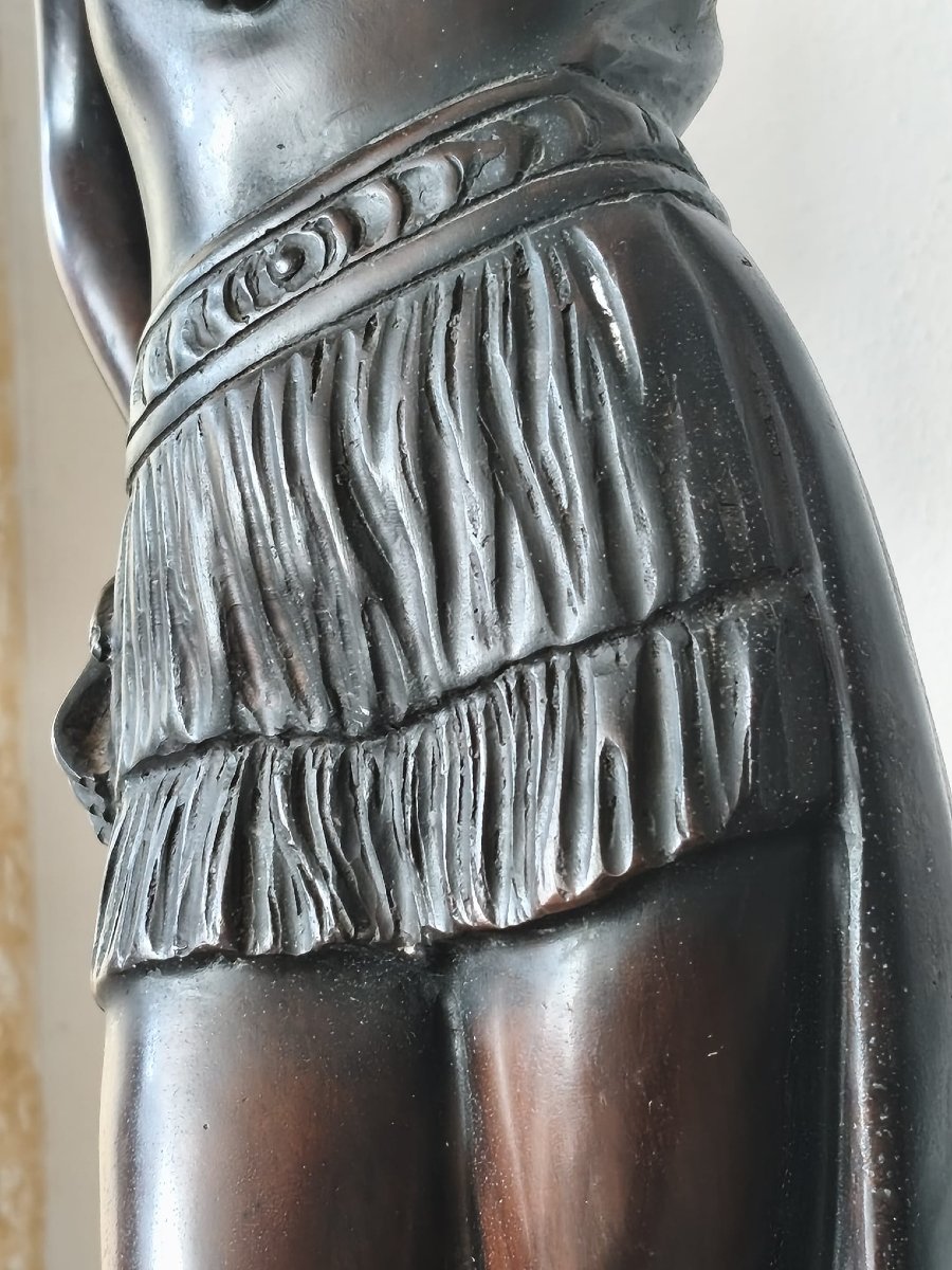 Sculpture féminine en bronze-photo-1