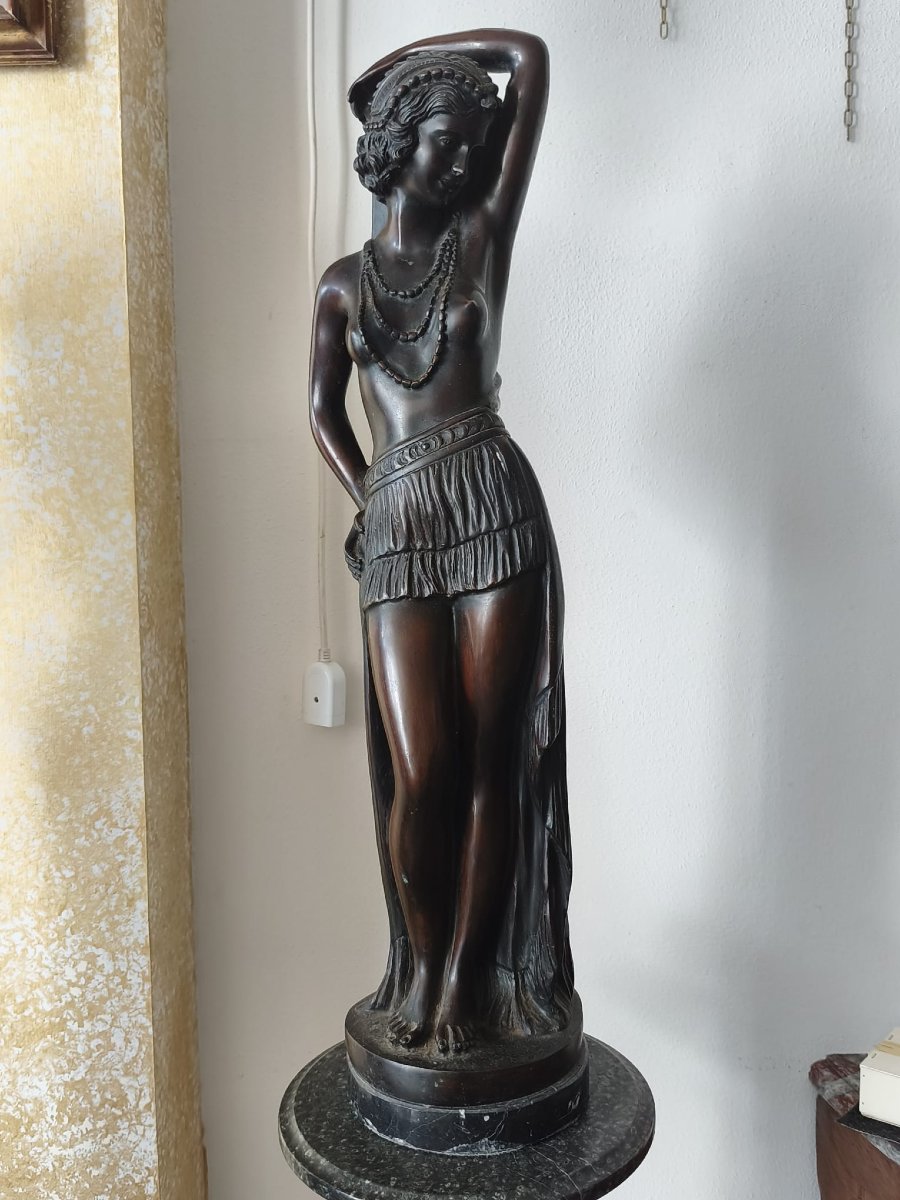 Sculpture féminine en bronze