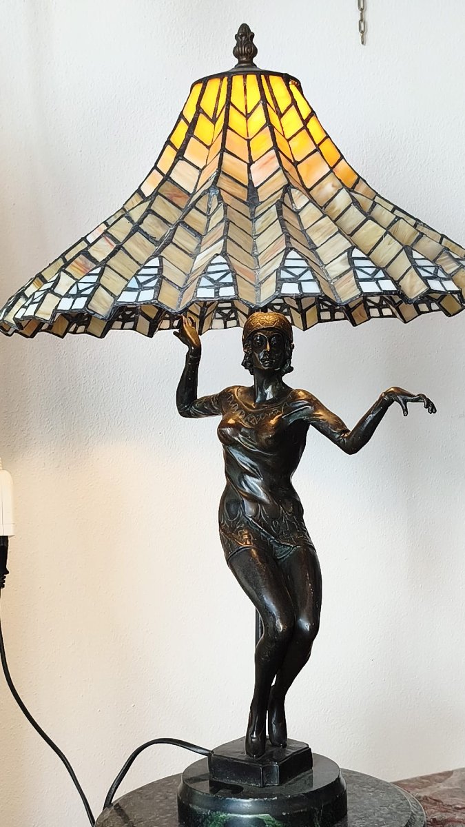 Sculpture avec lampe