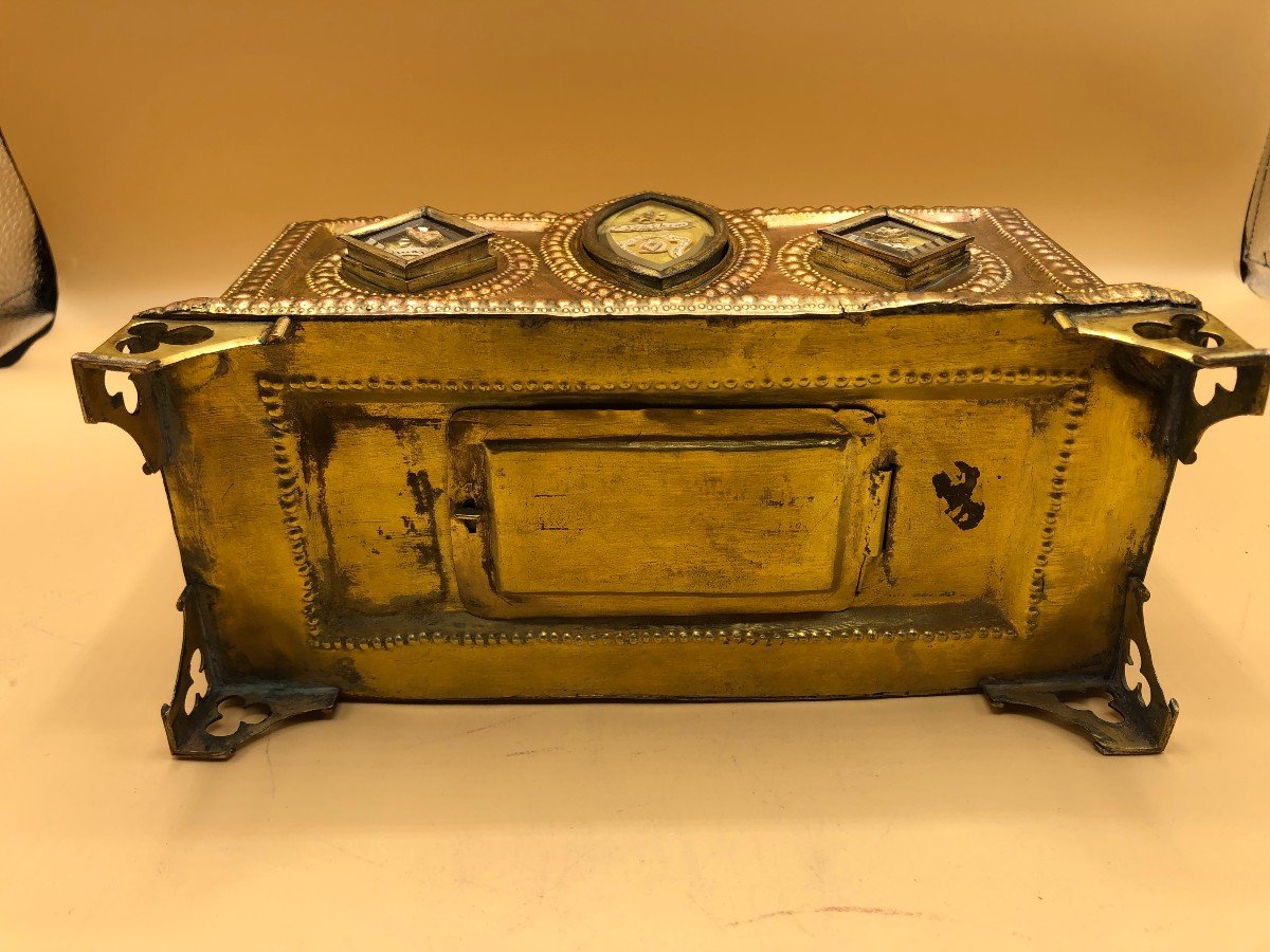 Medieval Style Reliquary Box In Fire-gilt Metal With 10 Relics Of Saints -photo-1