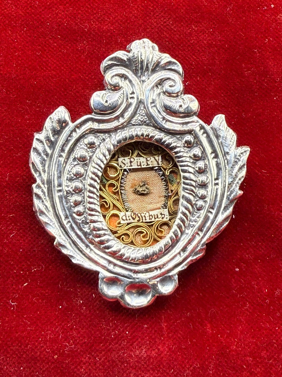 Embossed Silver Reliquary Of Pope St. Pius V 