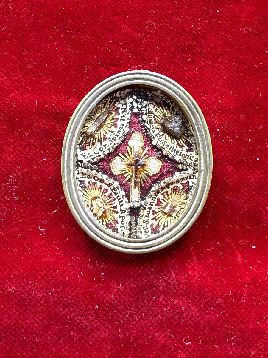 Medallion Reliquary Of The Holy Cross With Four Other Relics