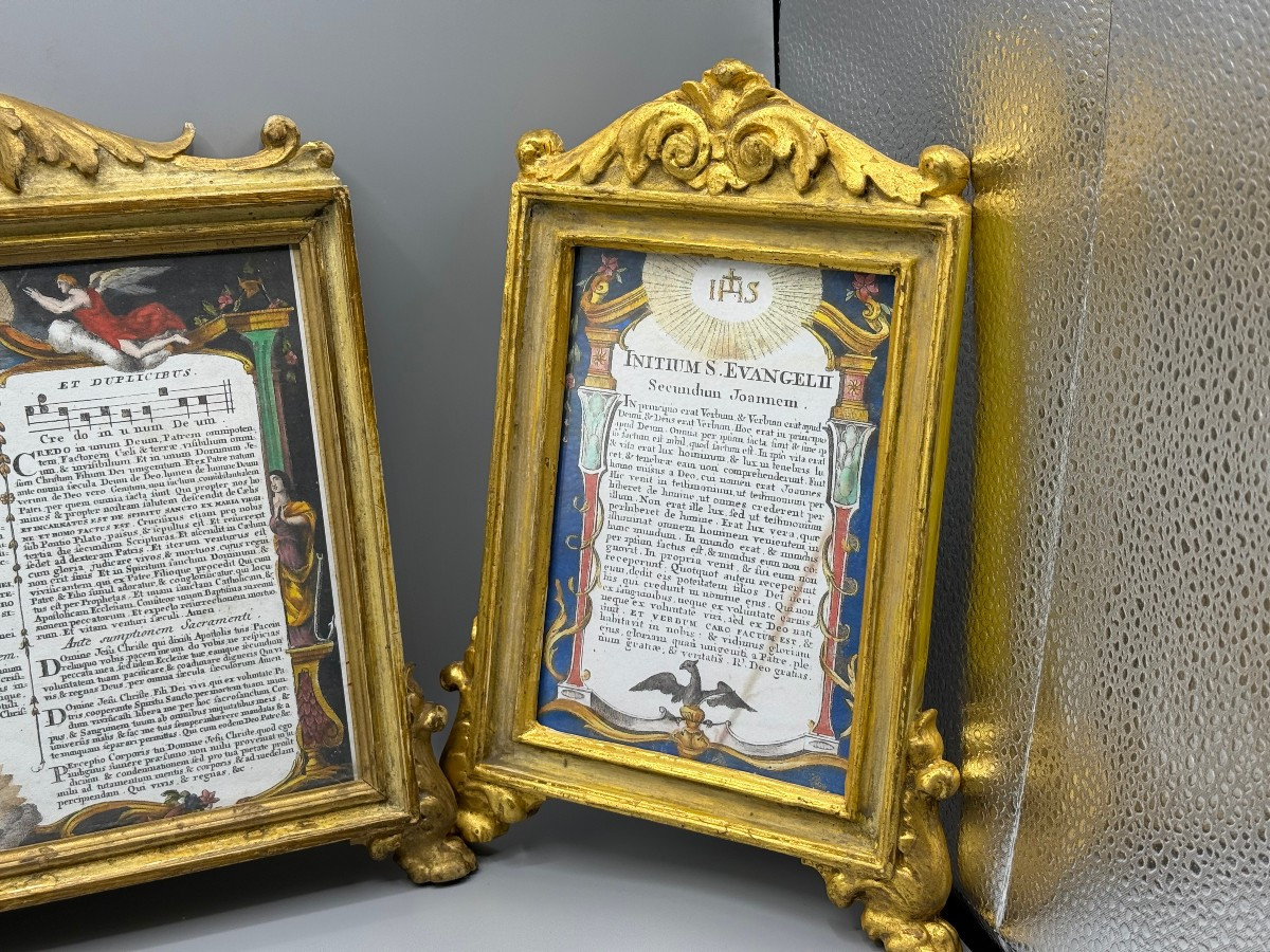 Ensemble de cantiques d'autel sculptés et dorés du XVIIIe siècle avec pupitre en pandan-photo-1