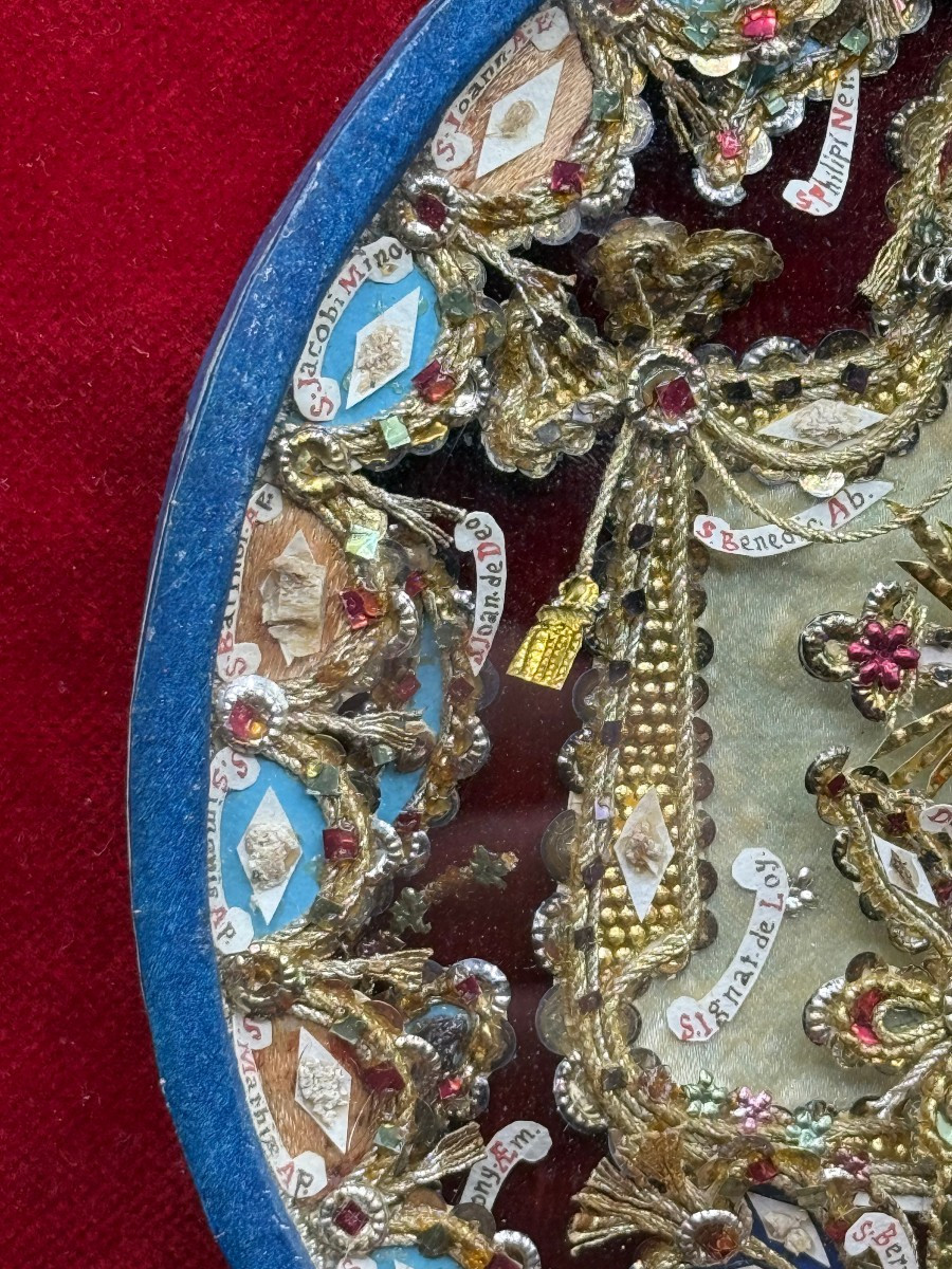 Oval-shaped Reliquary With 36 Relics Of Saints And The Passion, Plus The Holy Cross Of Our Lord-photo-1