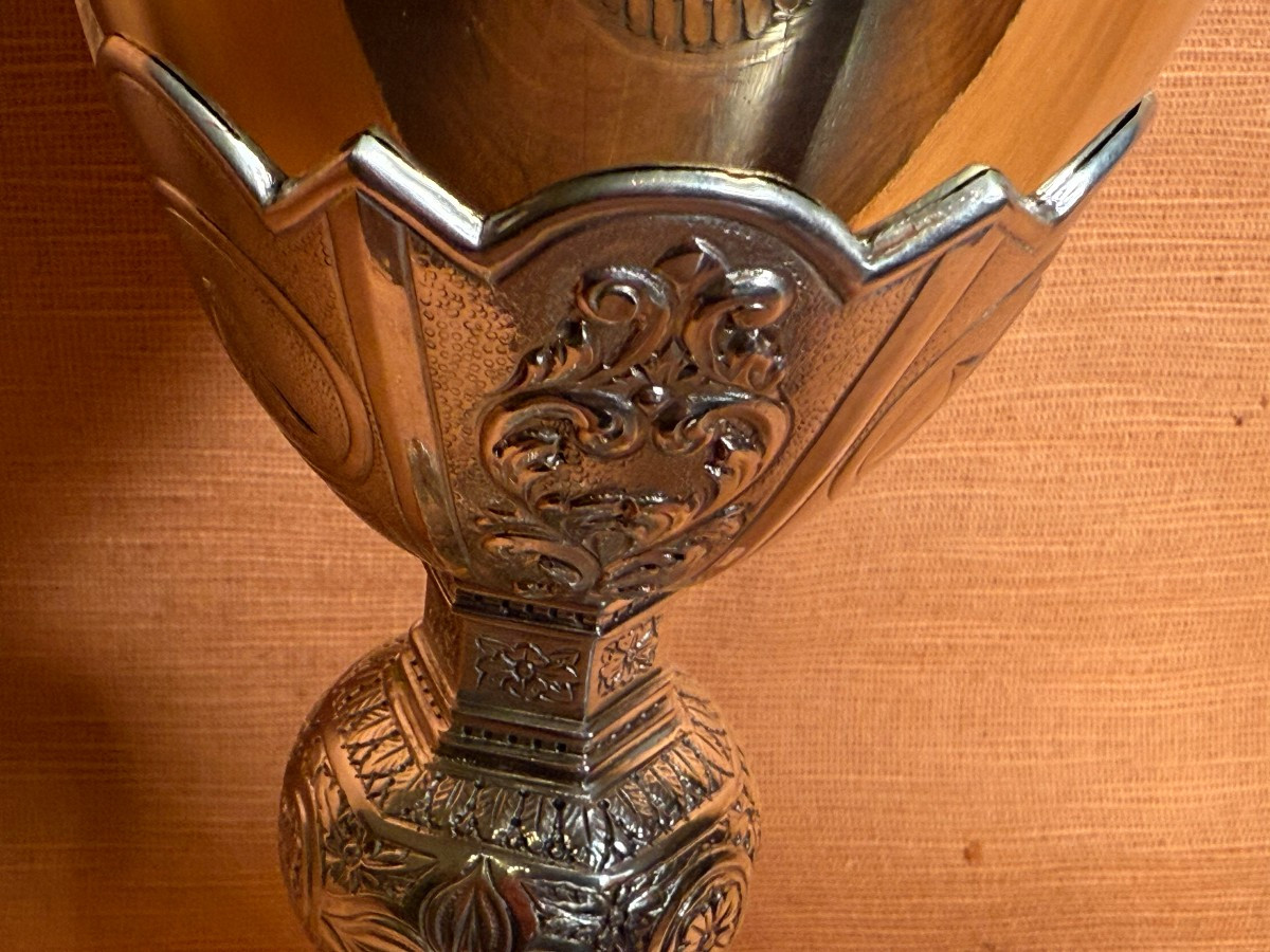 Gothic-style Embossed And Engraved Silver Chalice, Complete With Paten In Its Case. -photo-4