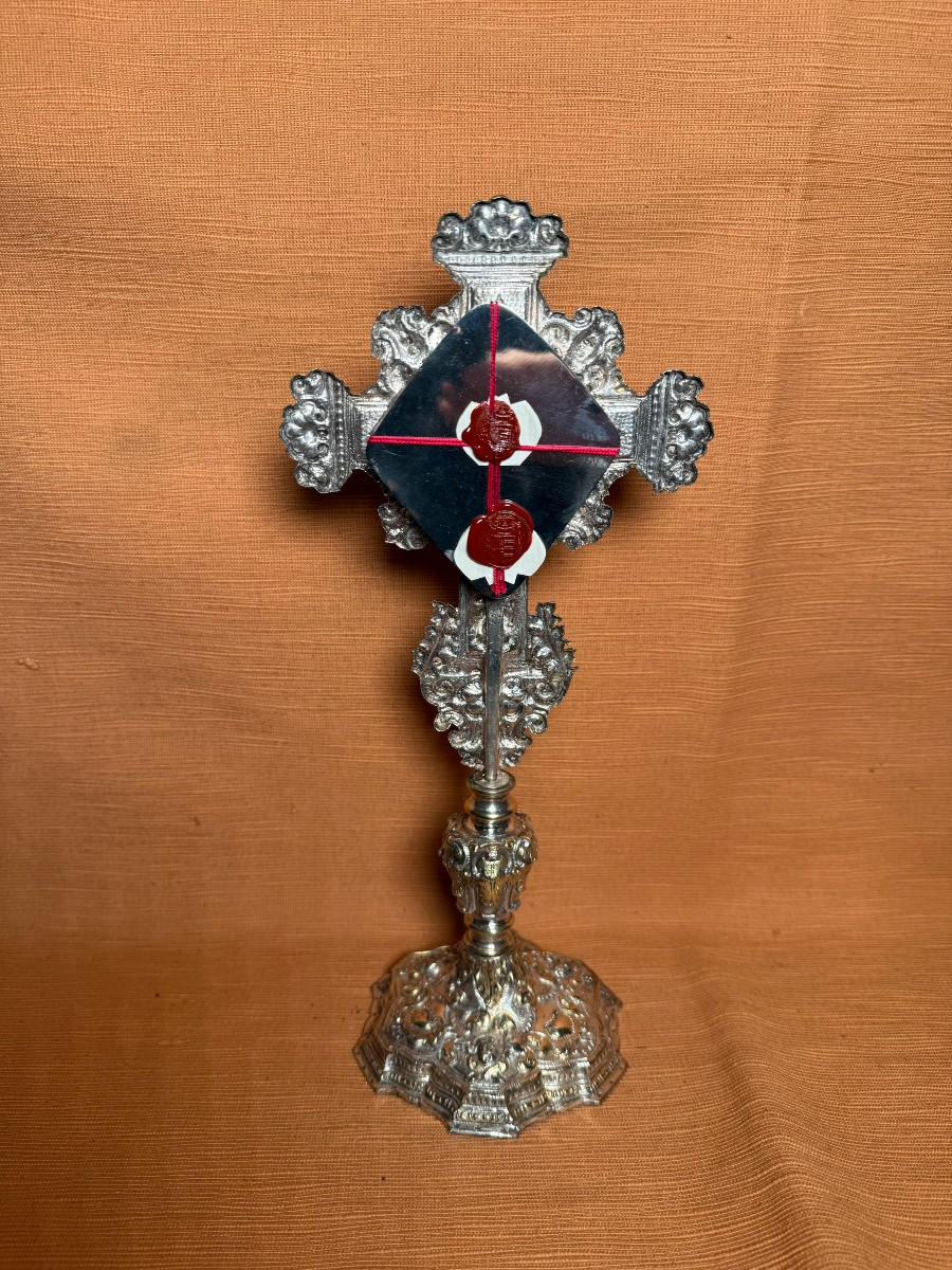 Silver-plated And Gold-accented Shrine With A Fragment Of The Holy Cross Of Our Lord Jesus Chri-photo-4