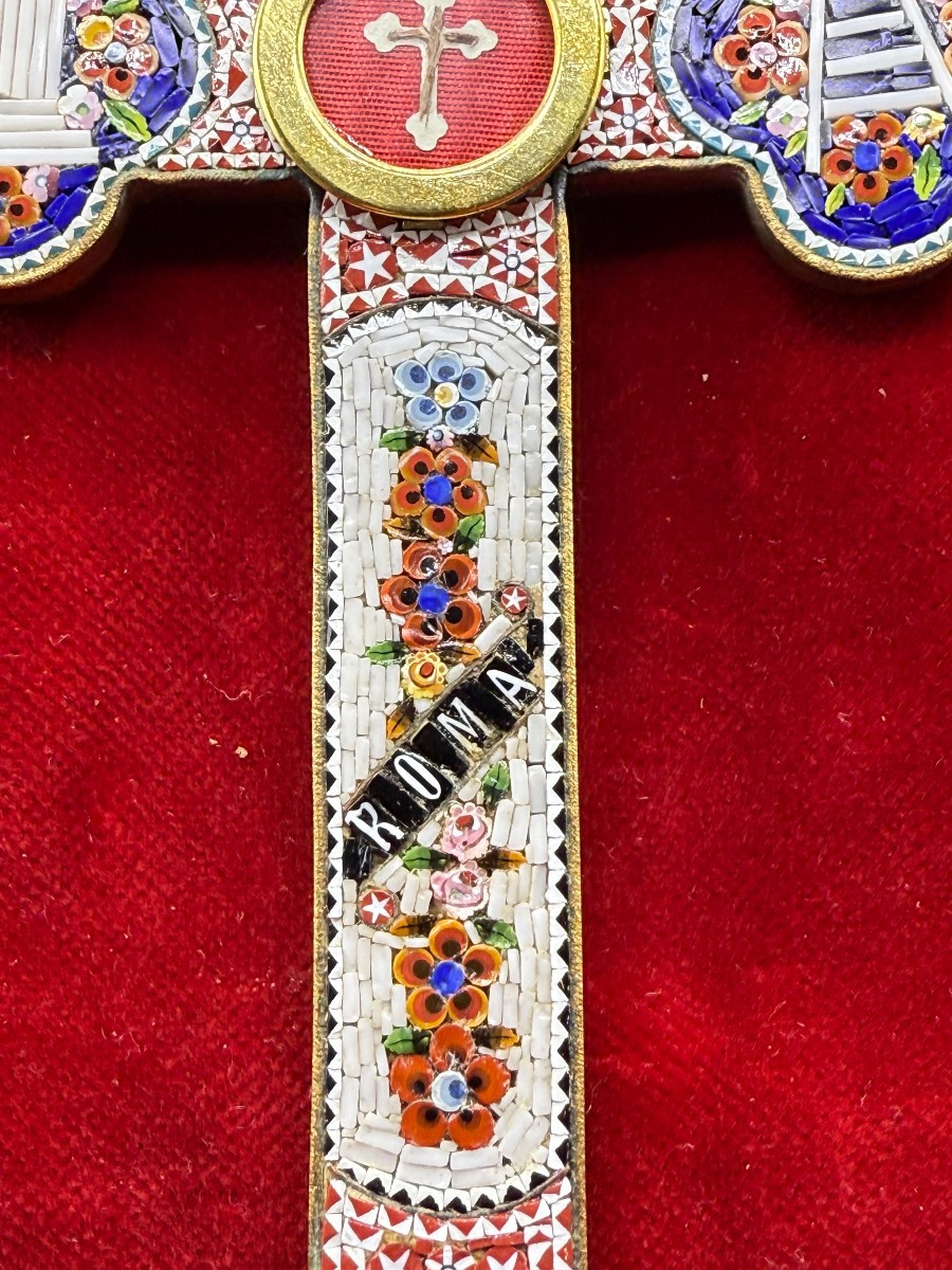 Croix pectorale (stauroteca)en mosaique romaine avec fragment de la Sainte Croix à l'interieur-photo-1