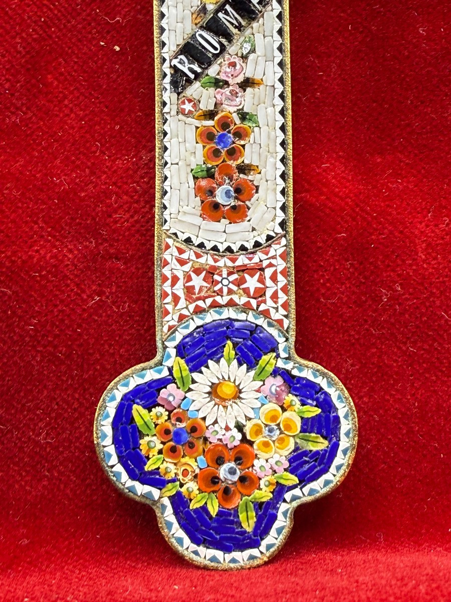 Croix pectorale (stauroteca)en mosaique romaine avec fragment de la Sainte Croix à l'interieur-photo-2