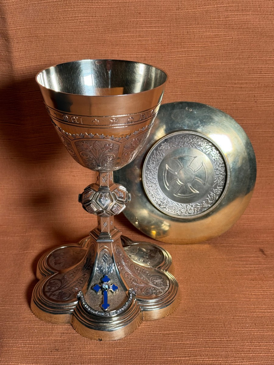 Calice en argent gravé et ciselé orné de diamants, avec sa patène-photo-2