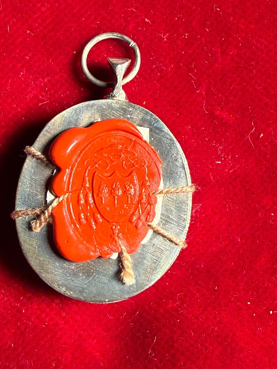 Silver Reliquary Of The Fragment Of The Veil Of The Blessed Virgin Mary. -photo-3