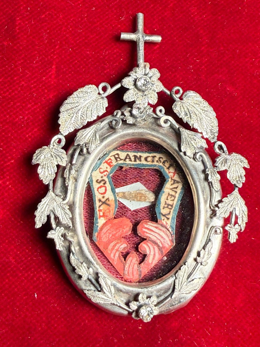 Reliquaire en argent de saint François-Xavier. 