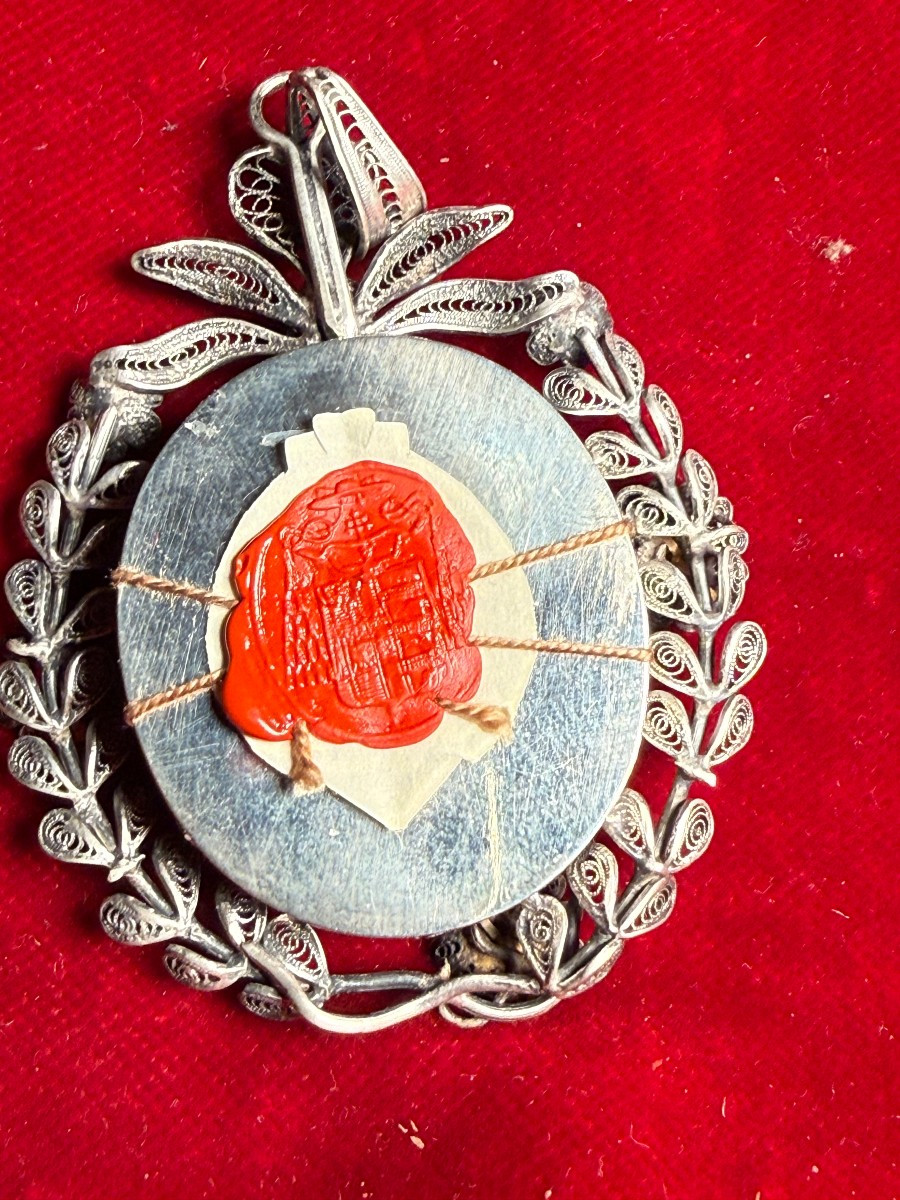 Reliquaire en filigrane d'argent contenant les reliques de sainte Lucie.  -photo-2