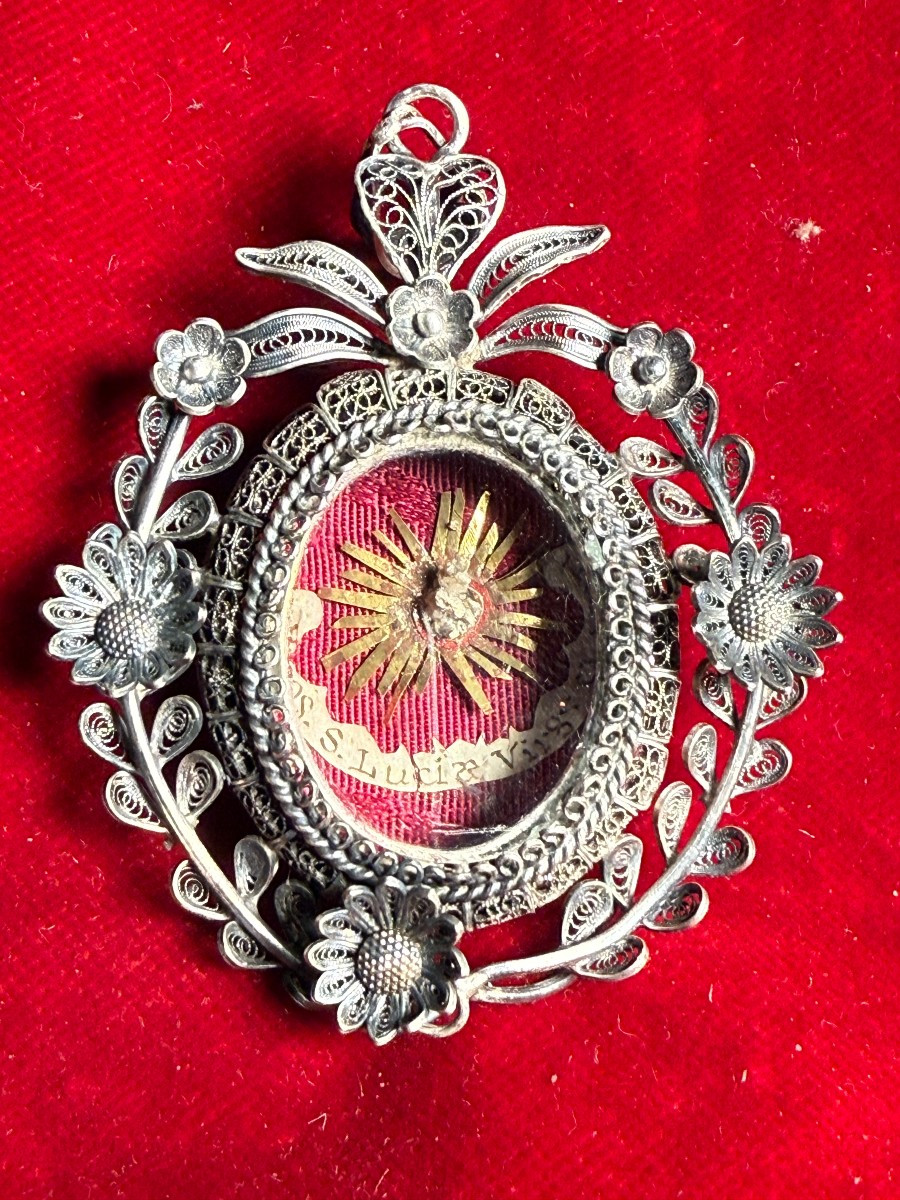 Reliquaire en filigrane d'argent contenant les reliques de sainte Lucie.  