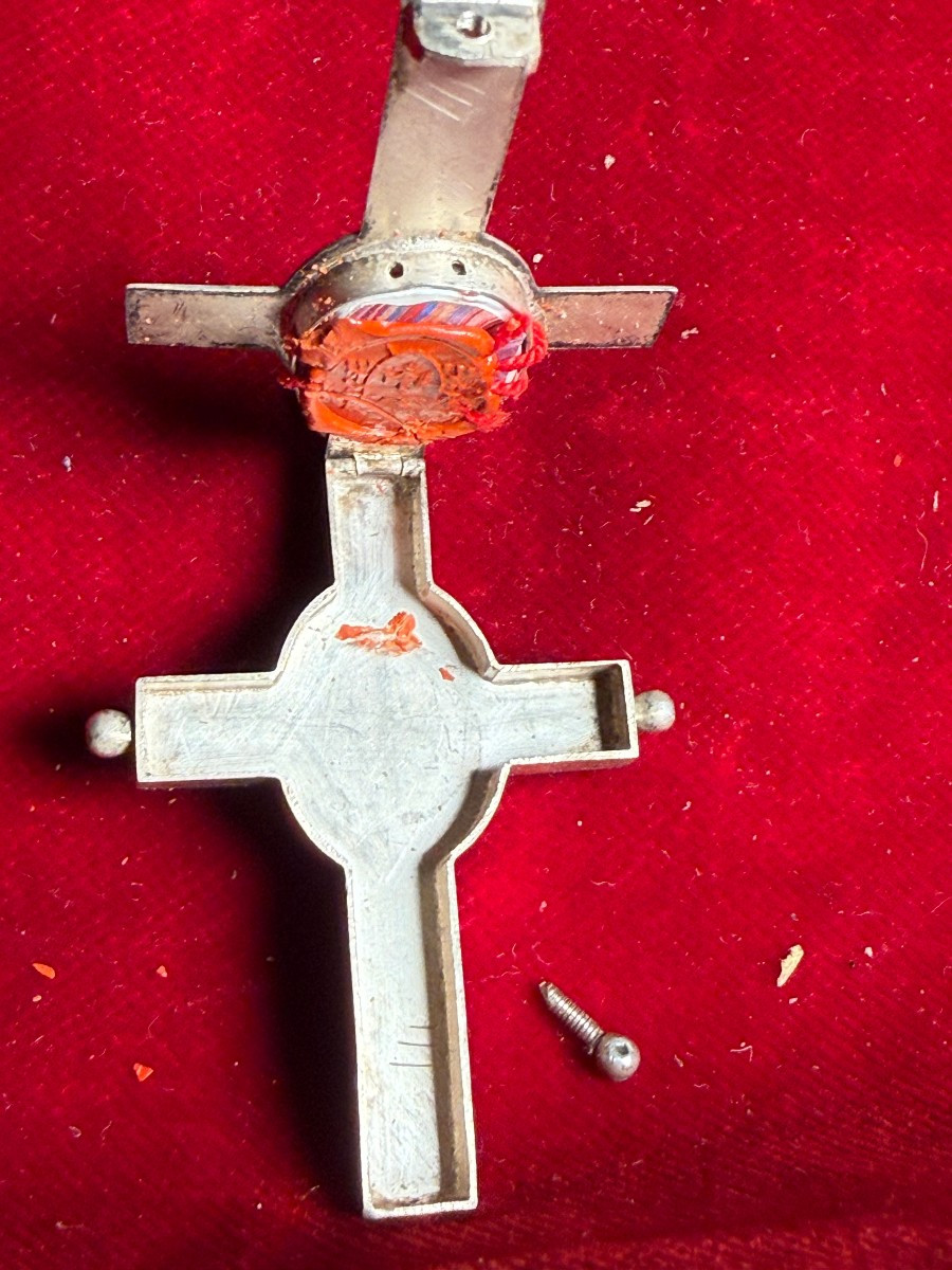 Reliquaire en argent contenant une relique de la Sainte Croix de Notre Seigneur Jésus-Christ.  -photo-2