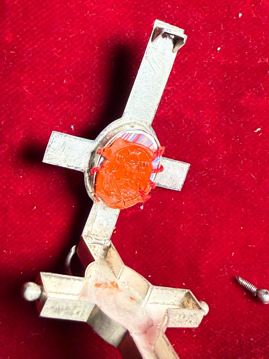 Reliquaire en argent contenant une relique de la Sainte Croix de Notre Seigneur Jésus-Christ.  -photo-3