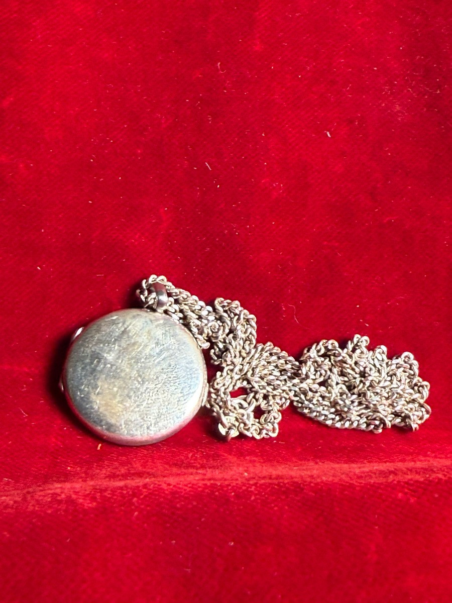 Double-sided Silver Reliquary With A Silver Chain Of St. Therese Of The Child Jesus And Teresa -photo-2