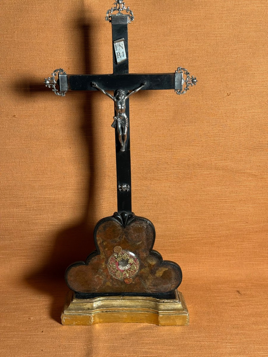 Cross With Base With Cross-heads And Christ In Silver And Relic On The Base,