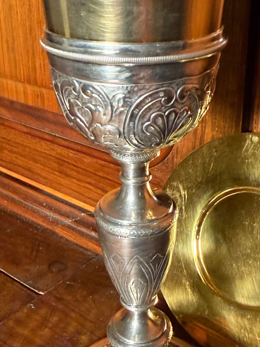 19th-century Engraved And Repoussé Silver Goblet With Paten  -photo-2