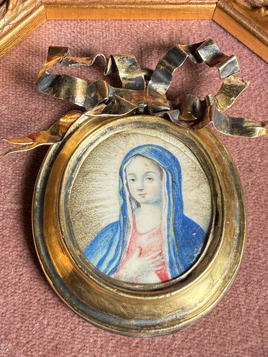Petit tableau encadré de bronze et d'argent, représentant la Vierge Marie peinte sur ivoire.  -photo-2
