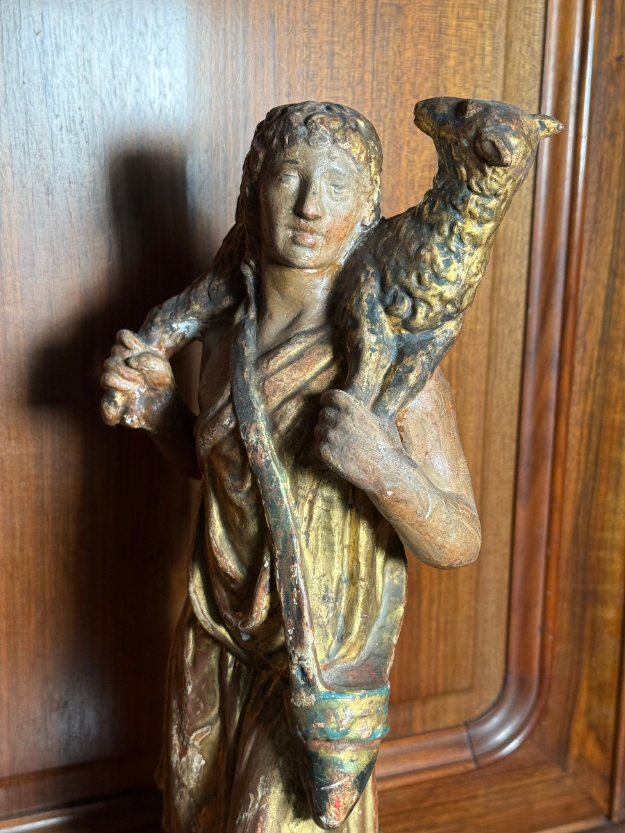 Statuette en terre cuite polychrome à dorure à l'or pur représentant le « Bon Pasteur »-photo-3