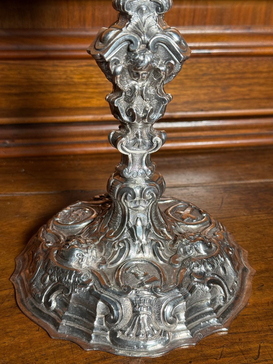Louis XVI-style Embossed Silver Chalice With Matching Paten And Leather Case -photo-3